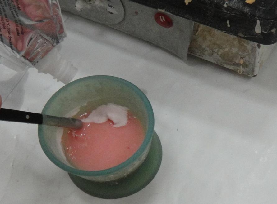 3.1.2. Izrada pločica od akrilata (A) Materijal od kojeg su se izrađivale pločice je ProBase Cold 4. To je samostvrdnjavajući materijal za temelje proteze.