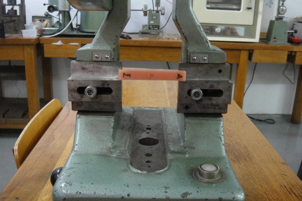 Tablica 5: Dimenzije epruveta za ispitivanje udarnog rada loma OZNAKA MATERIJALA A AO 1 AO 2 dimenzije epruvete (mm) dimenzije epruvete (mm) dimenzije epruvete (mm) broj epruvete (n) širina (B)