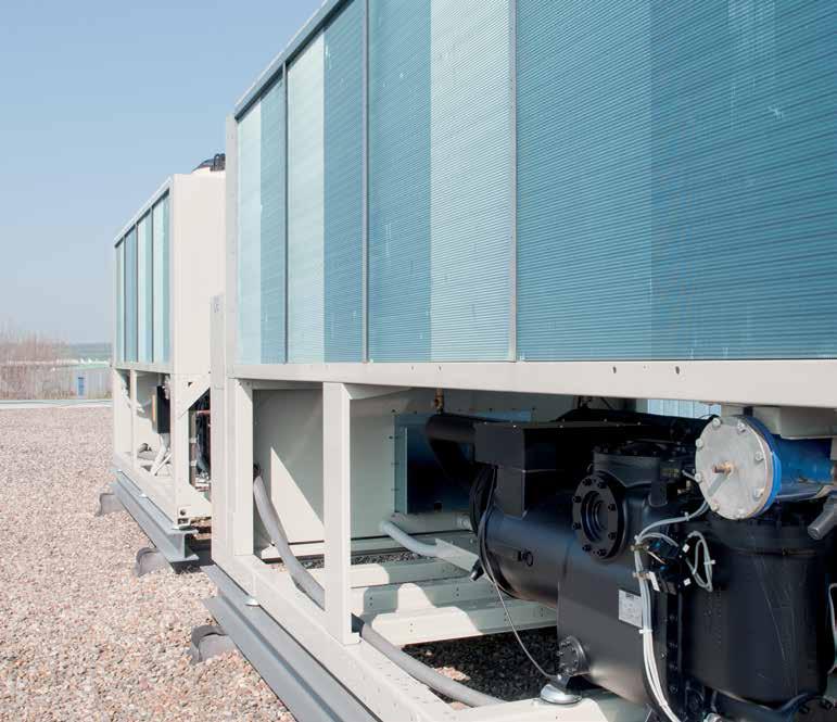 EWAD-TZ Noua tehnologie a compresoarelor cu inverter Agregatul de răcire cu inverter este dotat cu un compresor cu şurub cu inverter încorporat şi raport variabil al volumului.