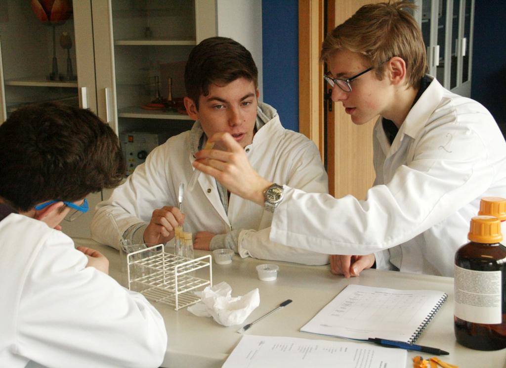 biologija sint-calasanzinstituut Pri kemijskih