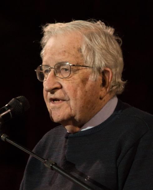 Noam Chomsky (1928-) Αμερικανός γλωσσολόγος Από το 1955, που του απενεμήθη το διδακτορικό του από το Πανεπιστήμιο του Harvard, είναι καθηγητής στο