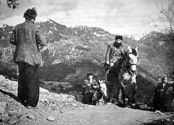 Τον Φεβρουάριο του 1943 ο Βελουχιώτης κατέβηκε στην Αθήνα και ενημέρωσε την ηγεσία του ΚΚΕ σε θέματα που αφορούσαν την ανάπτυξη του απελευθερωτικού κινήματος και του αντάρτικου.