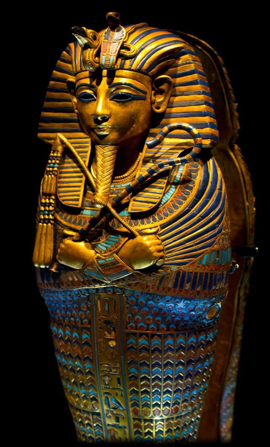 Τουταγχαμών 800px-Canopic_Coffinette_(TutankhamuCanopic Coffinette (Tutankhamun) by ddenisen (D. Denisenkov) - httpwww.