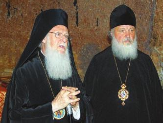 Στην Καππαδοκία, ο Οικουμενικός Πατριάρχης Βαρθολομαίος χοροστάτησε για πρώτη φορά στον βραχώδη Ναό του Αγίου Ιωάννου του Θεολόγου που βρίσκεται στην Αραβισσό (Gulsehir) κοντά στη Νεάπολη.