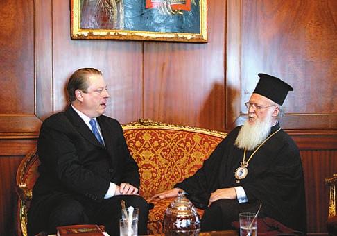4 E C U M E N I C A L P A T R I A R C H A T E JUNE 2007 AL GORE VISITS ECUMENICAL GREEN PATRIARCH private discussion in the patriarchal office. N. MANGINAS ForMEr Us Vice president Al Gore lights a candle as he enters st.