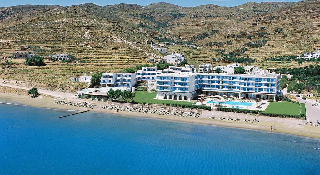 Ένα από τα πλέον ιδιαίτερα νησιά των Κυκλάδων... Η Τήνος είναι το ίδιο όµορφη µε τις υπόλοιπες Κυκλάδες µε χαρακτήρα αληθινά παραδοσιακό και όχι απλά τουριστική βιτρίνα.