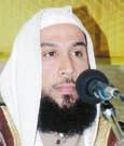 له فلما أراد أن يخرج الرومي يتوسط الشباب املشارك أثناء تلقينه الشهادتني الداعية أحمد القطان القطان: واجب المسلمين في هذه الذكرى هوتحريرالمسجد األقصى السليب من عندها تعلقت بردائه وقالت يا رسول اهلل ال