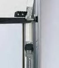 Τεχνολογία ελατηρίων έλξης με το σύστημα ένθετων ελατηρίων Διπλά ελατήρια έλξης και συρματόσχοινα αμφιπλεύρως ασφαλίζουν το φύλλο πόρτας από πτώση.