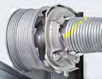 Οι σπαστές γκαραζόπορτες με πλάτος έως και 3000 mm και ύψος 2625 mm εξοπλίζονται στάνταρ με τον καταξιωμένο μηχανισμό ελατηρίου έλξης.