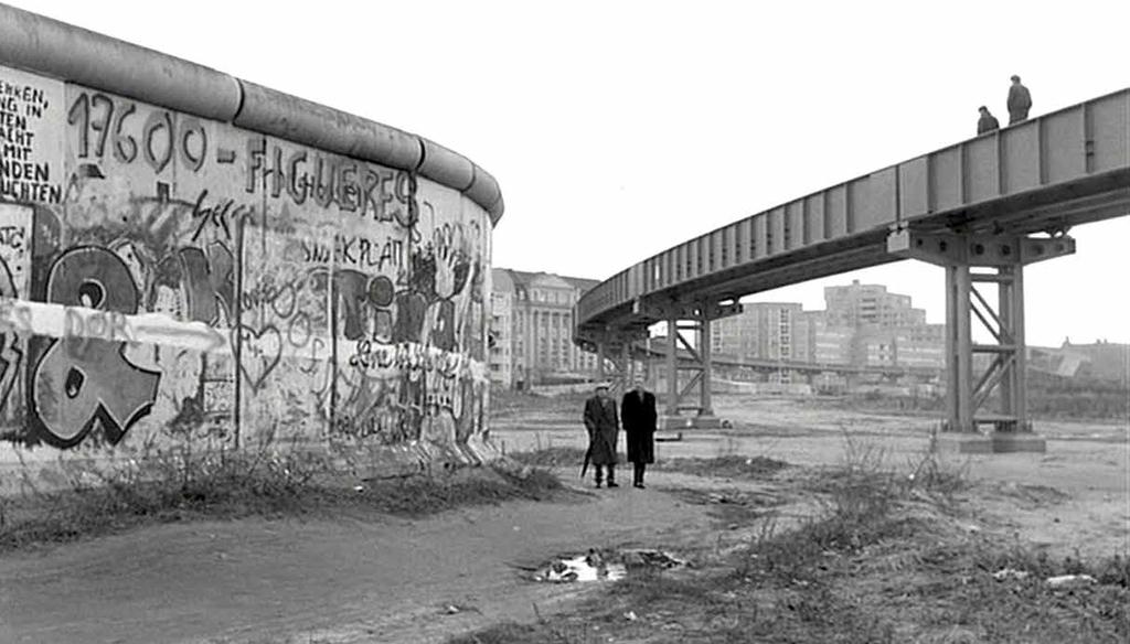 Сл. 14. Вим Вендерс, Небо над Берлином, 1987. Fig 14. Wim Wenders, Der Himmel über Berlin, 1987. Уколико идеје које је Лефевр пласирала 1988. год.