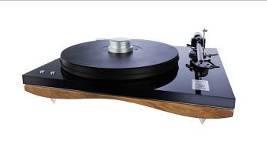 GIGLIO Turntable - Belt driven Turntable made of double isolated 20mm black acrylic plinth, 3mm Aluminium plinth and 50mm machined curved