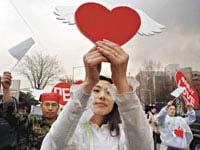 ΕΛΕΥΘΕΡΟΤΥΠΙΑ 17/03/2004 Γυναίκες και ίσες ευκαιρίες ΕΠΙΜΕΛΕΙΑ: ΚΑΤΕΡΙΝΑ ΤΖΑΒΑΡΑ javara@enet.