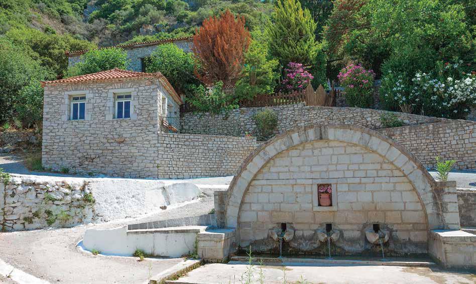 Επιστρέφοντας (πιθανά) στο Κοπανάκι, και εντοπίζοντας την απίστευτη «Περιστεριά» Τρεις διαφορετικές προτάσεις διαδρομών, με κοινή κατάληξη την Κυπαρισσία Κατά την επιστροφή, οδικώς, στα Πλατάνια, ήδη
