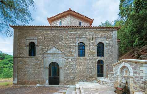 Το Αλιμάκι είναι ένας μικρός οικισμός που εκκενώθηκε το 1979 μετά από καταστροφικό σεισμό. Σήμερα διαμένουν ελάχιστοι κάτοικοι.