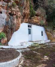 Ο πόλεμος, η κατοχή, οι κακουχίες και οι αναποδιές δεν κατάφεραν να αναχαιτίσουν το σπουδαίο έργο και την ιδιαίτερη ανθρωποκεντρική φωτογραφική του ματιά.