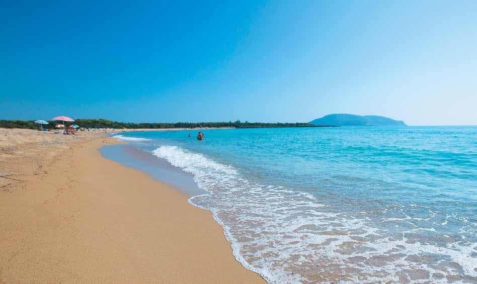 Τα νότια παράλια του Δήμου Τριφυλίας H παραλία του Λαγκούβαρδου είναι από τις μεγαλύτερες και πλέον δημοφιλείς του Δήμου Τριφυλίας.