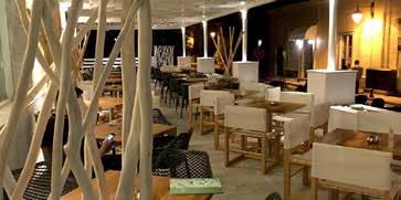 με πρωινό Tύπος Δωματίου 01-30/06 & 05-20/09 01-10/07 & 23-30/08 11/07-22/08 Μονόκλινο 42 52 55 δίκλινο