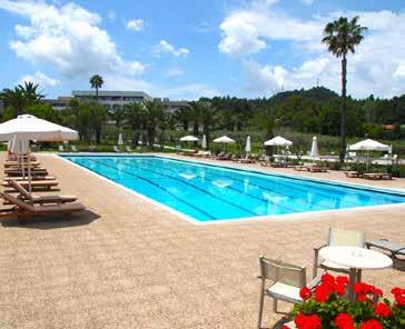 Φιλοξενία Για τη διαμονή σας το Kassandra Palace προσφέρει κομψά διακοσμημένα δίκλινα δωμάτια Deluxe με θέα κήπο ή θάλασσα, Executive, Σουίτες, όλα με κλιματισμό,
