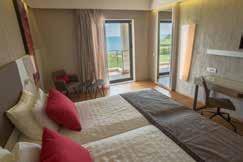 All Inclusive (Γεύµατα - ποτά) Πλούσιο πρωινό αµερικανικού τύπου, δείπνο και µεσηµεριανό σε µπουφέ µε εναλλαγές γεύσεων στο κεντρικό εστιατόριο.
