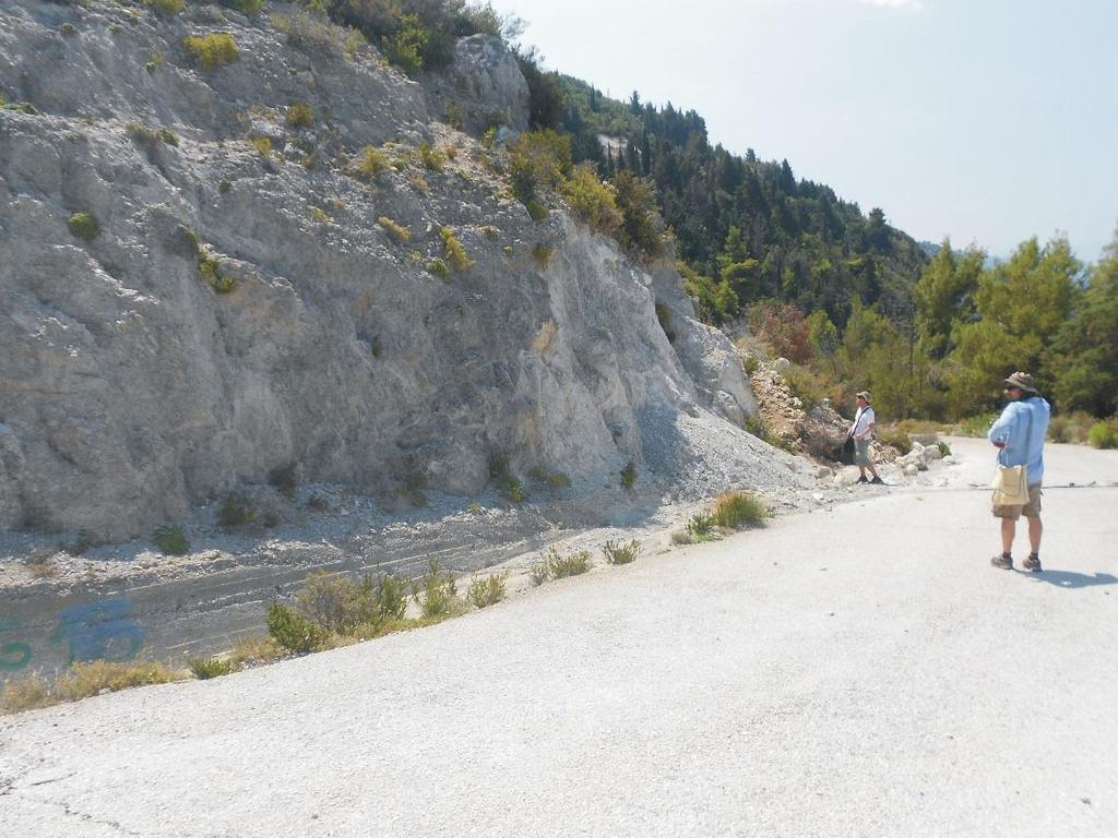 Εικόνα 37. Αστοχία στο ασβεστολιθικό υπόβαθρο.