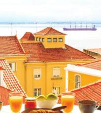 ατά τη διάρκεια της ξενάγησής μας θα δούμε μεταξύ άλλων τον καθεδρικό ναό, το παλιό κτίριο των σιδηροδρόμων, τον χρυσοποίκιλτο ναό του Αγίου Φραγκίσκου και το αλάτι πόλσα, όπου σήμερα στεγάζεται το