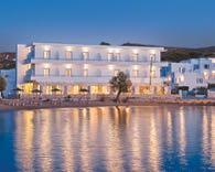 49 ΠΟΣΕΙΔΩΝΙΑ, ΣΥΡΟΣ Di Mare Boutique Hotel Στην Ντελαγκράτσια, παλαιότερη ονομασία της Ποσειδωνίας της Σύρου, δεσπόζει πάνω απ το γαλάζιο του Αιγαίου το πλήρως ανακαινισμένο ξενοδοχείο Di Mare Hotel