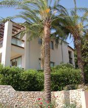 245 Sup: Superior, Sv: Sea View 1ο παιδί έως 12 ετών ΔΩΡΕΑΝ Δεν περιλαμβάνεται ο ειδικός φόρος διαμονής (σελ.