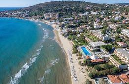 ενήλικες και 2 παιδιά έως 14 ετών Δεν περιλαμβάνεται ο ειδικός φόρος διαμονής (σελ.