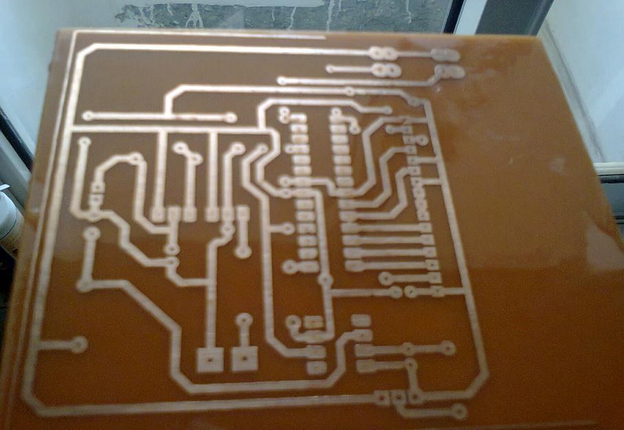 م- www.collegeprozheh.ir تقویتکننده عملیاتی [4])Op-Amp( شکل 9-1 فیبر مدار چاپی تقویت کنندههای عملیاتی تقویت کنندههای کوپل مستقیم بوده که دارای گین (Gain) خیلی زیادی میباشند.