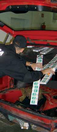importă materii prime furajere din țări terțe armonizând controalele oficiale ale OMG-urilor pentru care o cerere de autorizare este în așteptare în UE sau pentru care a expirat o autorizare în