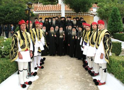 Στὴν λαμπρὰ λιτάνευσι τῆς σεπτῆς Εἰκόνος καὶ τῶν ἱερῶν Λειψάνων τῶν ἑορταζομένων Αγίων συμμετεῖχε καὶ ἡ Φιλαρμονικὴ τοῦ Δήμου Ανω Λιοσίων Αττικῆς, προσδώσασα ἰδιαίτερο πανηγυρικὸ τόνο.
