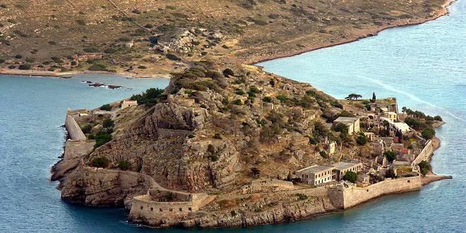 Η Ελούντα είναι παραθαλάσσιος και δημοφιλής τουριστικός προορισμός παγκοσμίως αλλά και πανελλήνια καθώς φιλοξενεί συχνά διάσημα πρόσωπα τόσο από το εξωτερικό όσο και από το εσωτερικό.