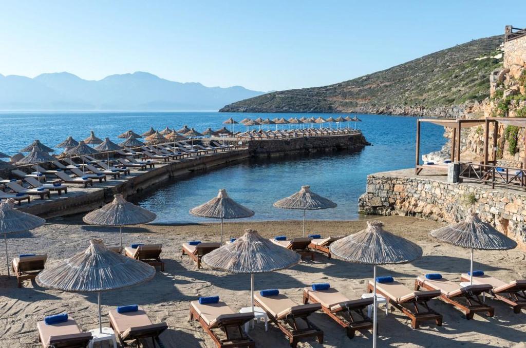 Εικόνα 2.29: Φωτογραφία της ιδιωτικής παραλίας του Elounda Village.