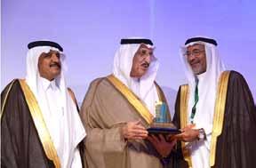 مونت«للدراسات العليابالواليات المتحدة األمريكية متدرجافي وظائف متعددة بداية من هيئة التدريس من معيد بقسم االقتصاد في جامعة الملك عبدالعزيز عام 1976 م وحتى أصبح وكيال لجامعة الملك عبدالعزيز لألعمال