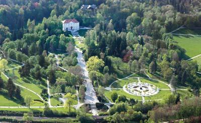 Usklajeno prizadevanje za te reči mesta in države je pri tem nujno. Predlogi in načrti za nove gradnje v mestu, kakor jim moremo slediti, so obetavni in predvidevajo tudi zelenice in celo parke.