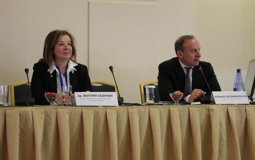 Το σχολείο εκπροσώπησαν οι εκπαιδευτικοί (Senior Ambassadors) :