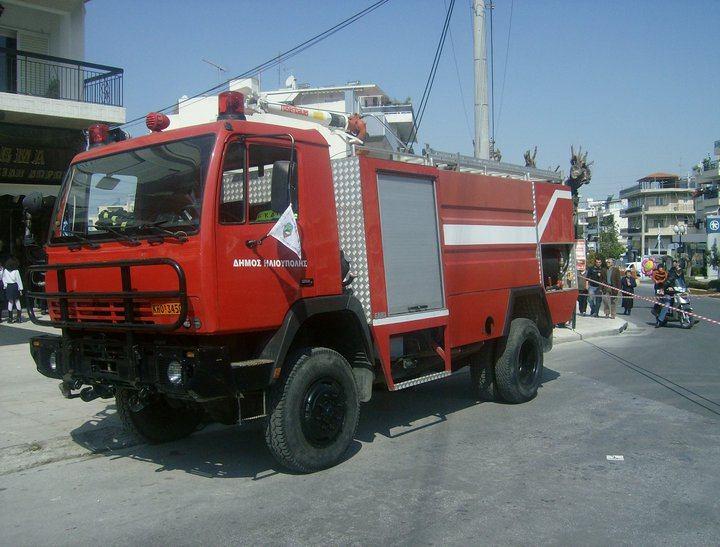 ΟΧΗΜΑΤΑ Τα οχήματα που χειρίζεται η υπηρεσία ανήκουν στο Δήμο Ηλιούπολη και στον ΣΠΑΥ.