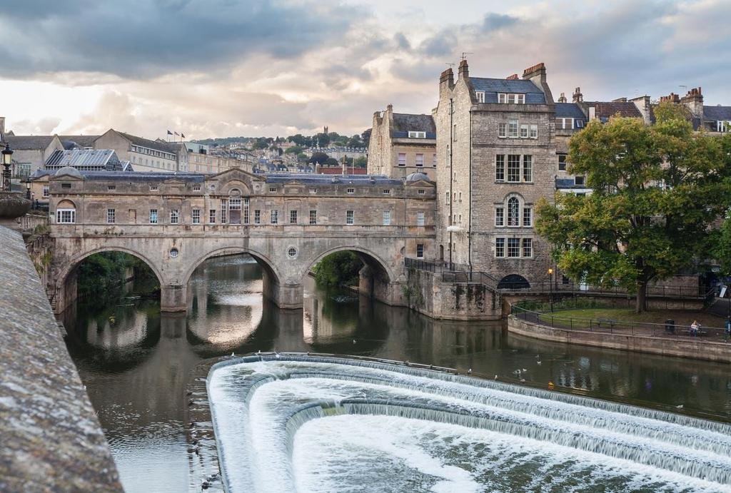 PULTENEY BRIDGE Μια από τις 4 γέφυρες στον κόσμο γεμάτες μαγαζιά σε όλο το