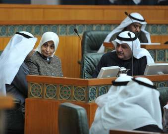 ونص القانون على ان»مينح احلاصل على قرض للبناء مواد بناء مدعومة تشمل جميع املستلزمات التي يحتاجها البناء بقيمة ال جتاوز ثالثني الف دينار كويتي باالضافة الى القرض ويصدر قرار من وزير التجارة يحدد فيه