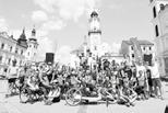 Počas cyklotýždňa spoločne s hendikepovanými športovcami upozorňovali na potrebu pomáhať sociálne slabým aj znevýhodneným športovcom viaceré známe osobnosti.