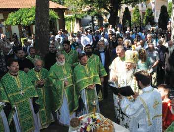 После градске литије припремљено је послужење за све учеснике трудом челника ГО Лазаревац.