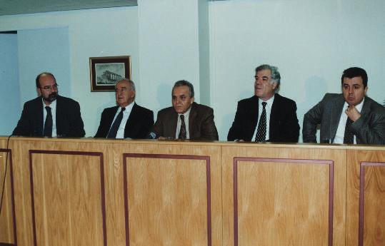 14 Óυνήλθε τη Δευτέρα 6 Νοεμβρίου 2000 η Ολομέλεια της Οικονομικής και Κοινωνικής Επ