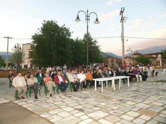 Σπύρου Μπούµπα που έχει θέµα τη ολίχη, την Περραιβική ωδώνη και τον Όλυµπο, όπου παρευρέθηκε πλήθος κόσµου και αρκετοί επίσηµοι καλεσµένοι, µεταξύ των οποίων ήταν ο ήµαρχος Λιβαδίου, ο Αντιδήµαρχος