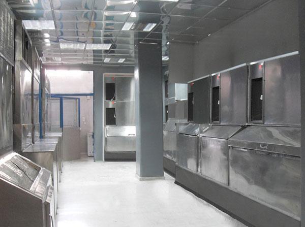 Εικόνα 7. Σύγχρονο παγοποιείο: θάλαμοι κατάψυξης- παγομηχανές.