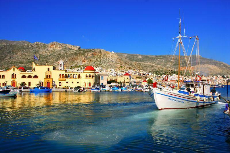 ΕΜΠΟΡΙΟ ΚΑΙ ΑΛΙΕΙΑ Από τα αρχαία χρόνια, από τότε που πρωτοκατοικήθηκε η Κάλυμνος οι κάτοικοι διαπίστωσαν πως οι καλλιεργήσιμες εκτάσεις ήταν λιγοστές.