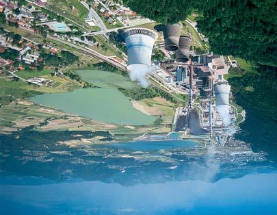 razredu se u~enci sre~ajo z energijo tudi pri elektriki: elektri~ni tok prena{a energijo od baterije do `arnice.