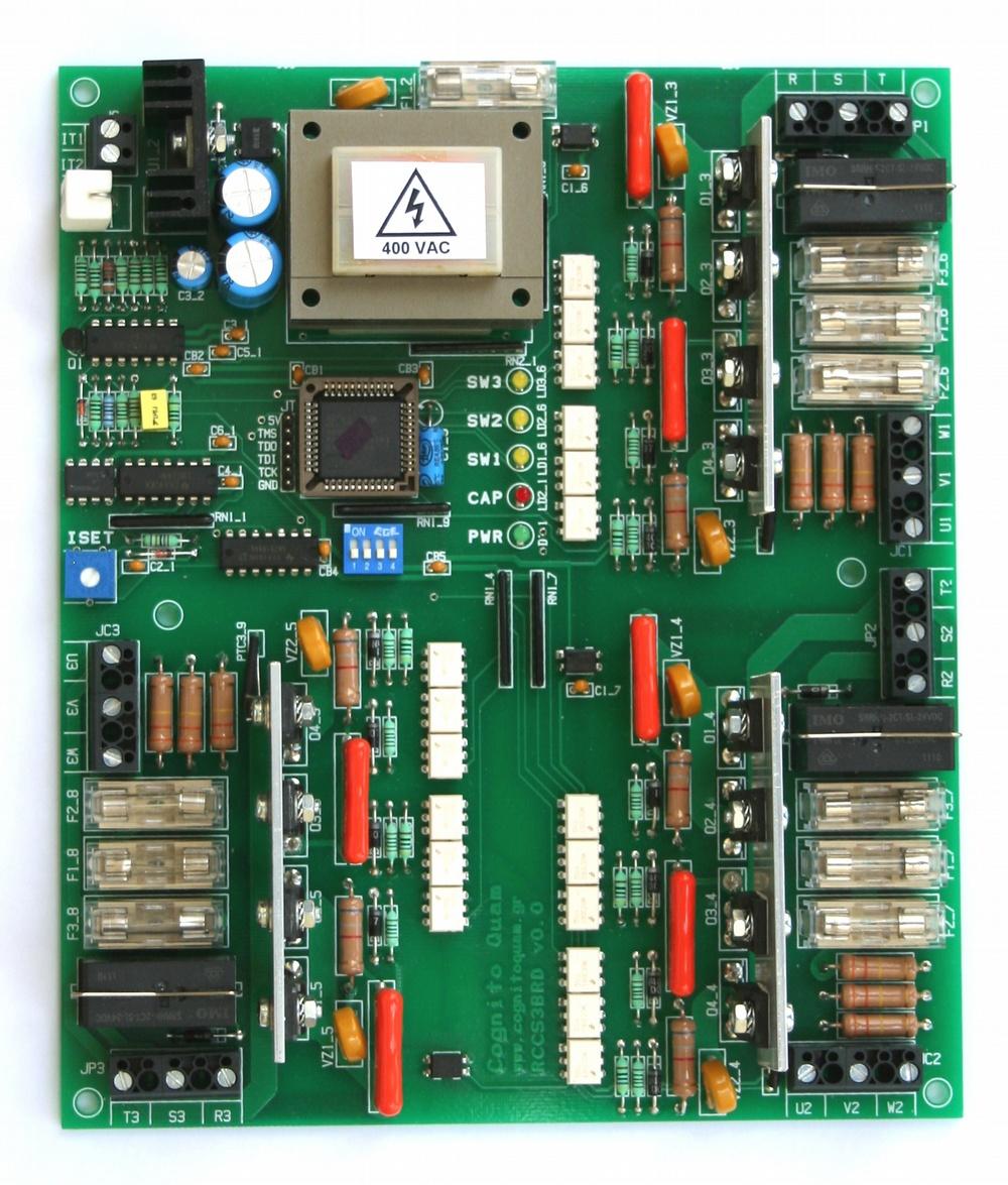 Ο αντισταθμιστής RCCS3 v1.1 Κατά την κανονική λειτουργία καθε LED ένδειξης σύνδεσης πυκνωτή ανάβει σταθερά κατα την σύνδεση του πυκνωτή αντιστάθμισης.