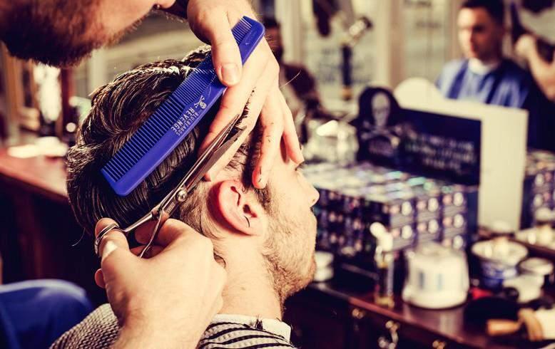 Ως διαπιστευμένο μέλος της British Barbers Association ο Luigi μοιράζεται την ολοκληρωμένη γνώση του,καθιστώντας τον έναν από τους καλύτερους εκπαιδευτικούς που έχει να προσφέρει ο βρετανικός τομέας.