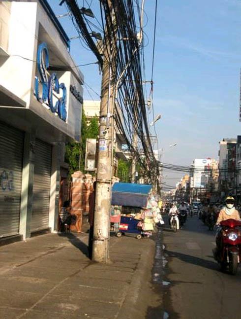 1.4.Liên kết và phản lực liên kết 1.4.2.8. Nga m không gian (nga m 3 chiê u ) (xem hi nh 1.