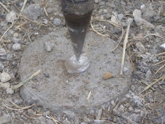 betonom GS16 Metalna šipka u plastičnoj cijevi zalivenoj betonom GTSK Betonski stup (točka temeljne GPS mreže Grada Zagreba) Holjevca južnije od križanja s Islandskom ulicom sjeverno od glavnog ulaza